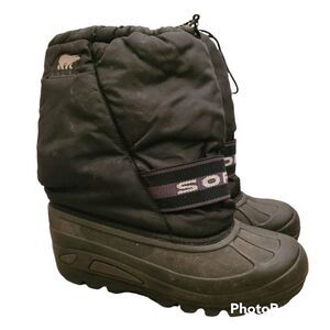 Sorel cub winter boots.